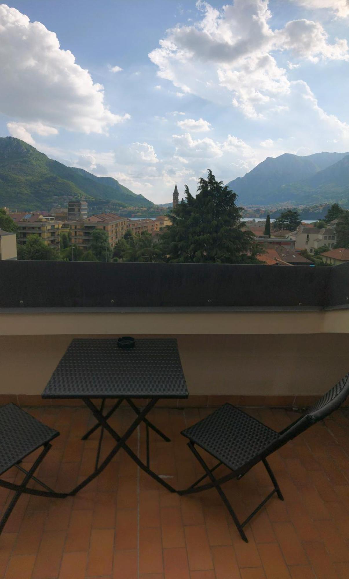 Bright Penthouse Close To Center With Terrace And Lake View Лекко Экстерьер фото