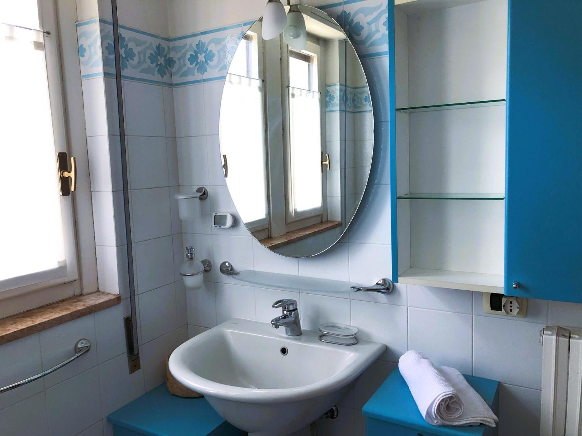 Bright Penthouse Close To Center With Terrace And Lake View Лекко Экстерьер фото