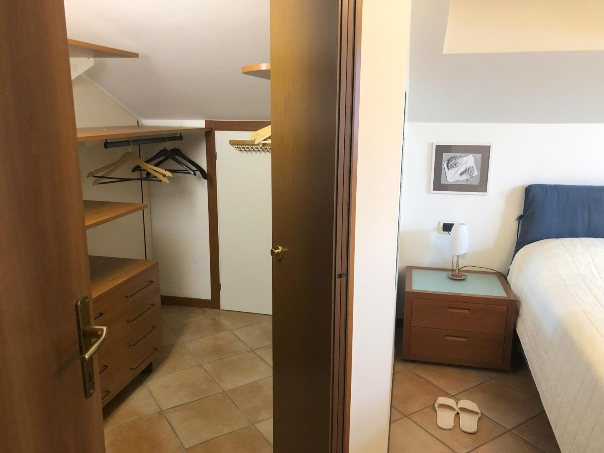 Bright Penthouse Close To Center With Terrace And Lake View Лекко Экстерьер фото